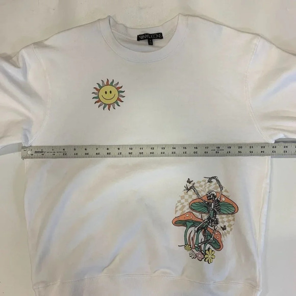 The Vinyl Icons Women's Skeleton Mushroom Graphic Sweatshirt In White SZ S NWT - Picture 12 of 14